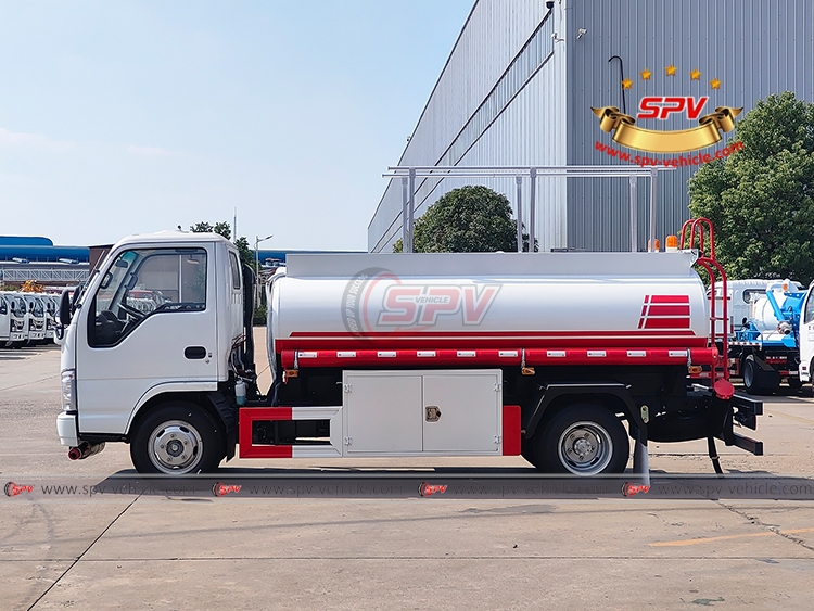 4,000 Litres ISUZU Fuel Wagon - Left Side View